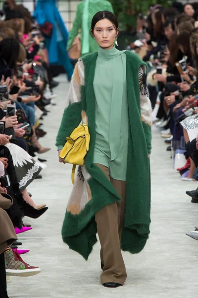 Look 47